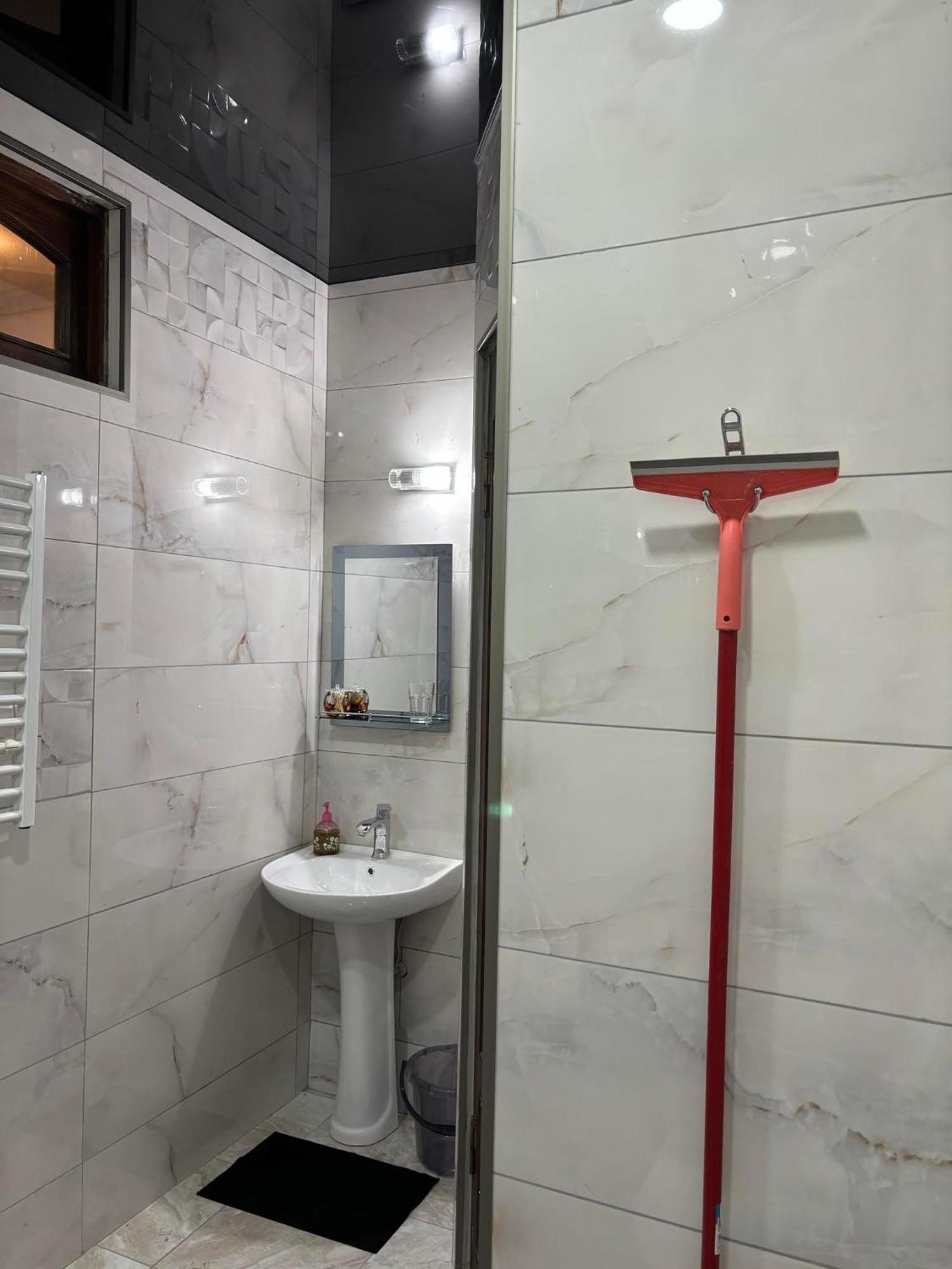 Apartment On Sanapiro Tbilisi Eksteriør billede