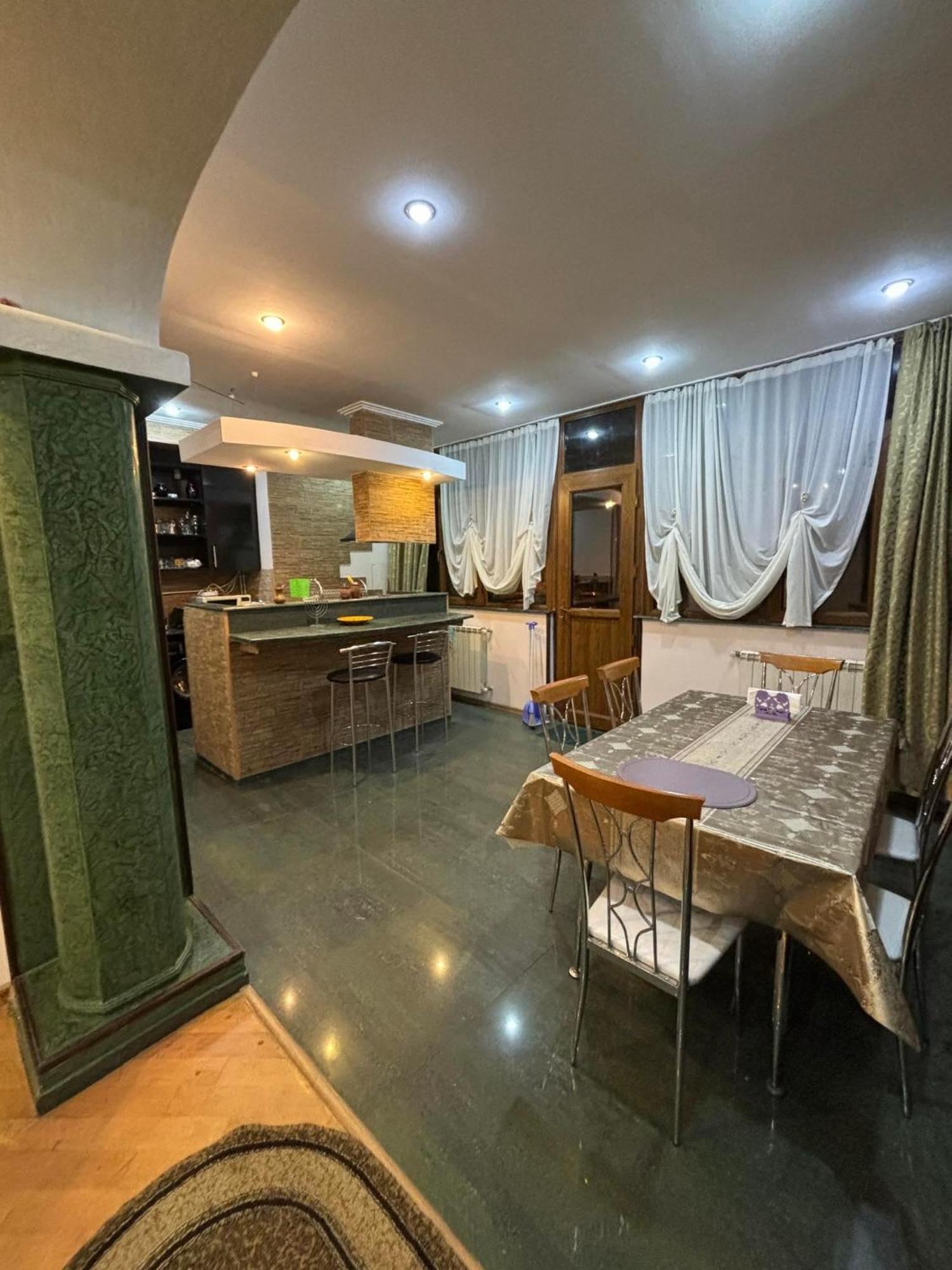 Apartment On Sanapiro Tbilisi Eksteriør billede